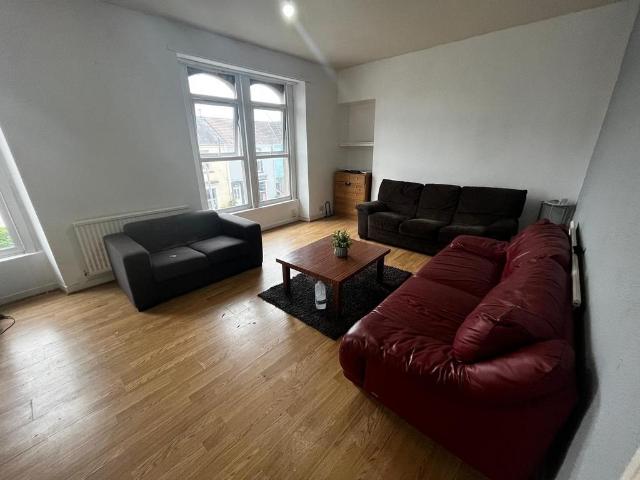 Apartment for rent in Nangreaves, Wales