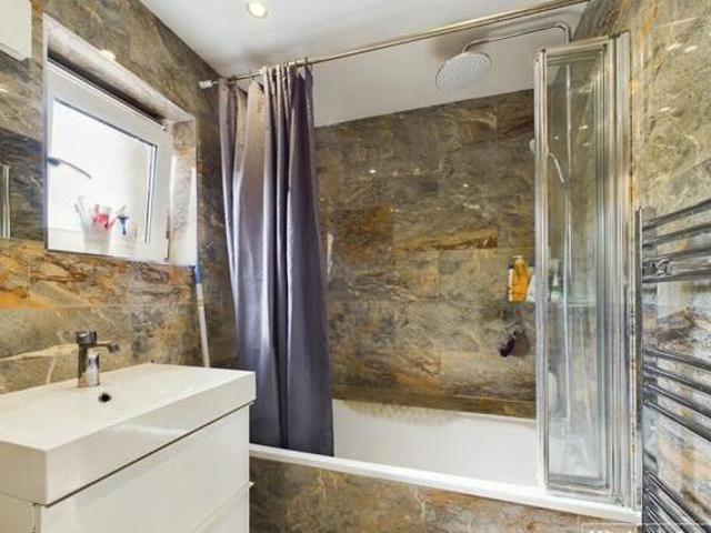 House for sale in Little Stanmore, Greater London