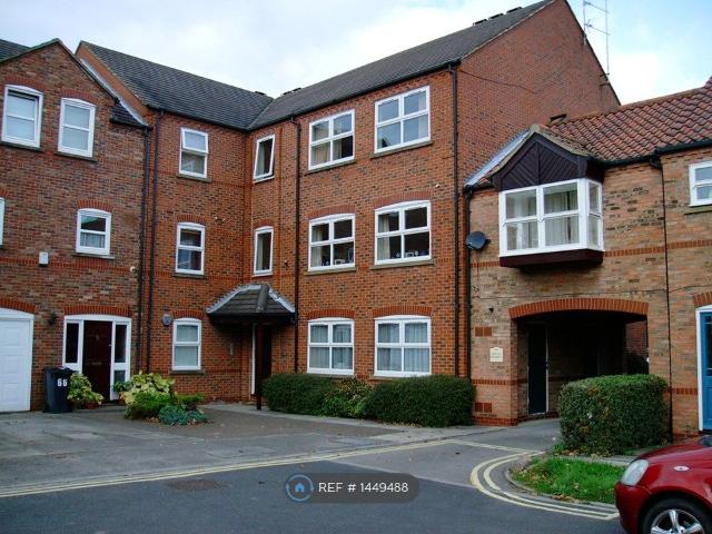 Apartment for rent in The Groves, High Field