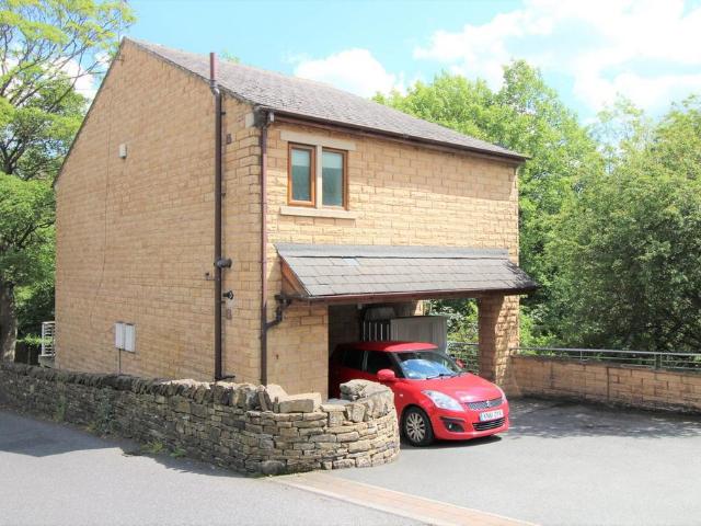House for rent in Salford, Kirklees