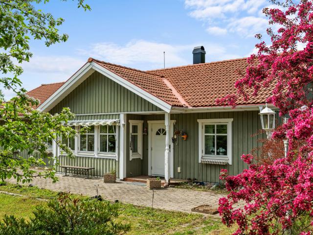 Villa till salu i Hallstavik, Stockholm