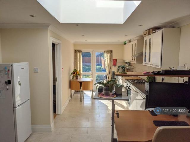 Apartment for rent in London Borough of Hounslow, Greater London