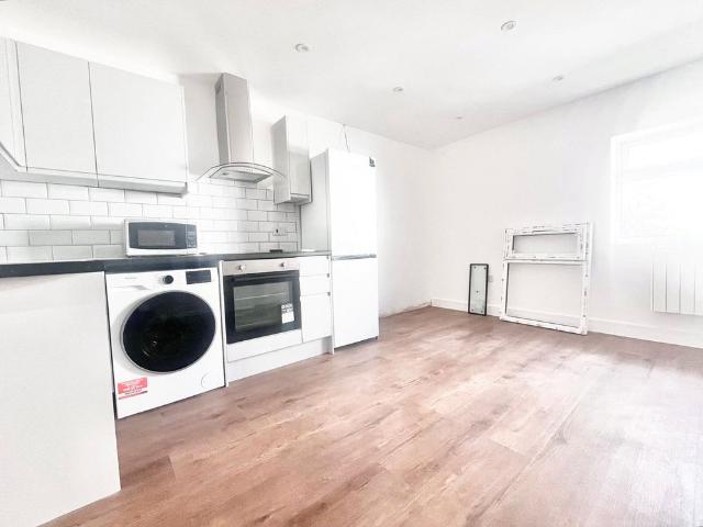 Apartment for rent in London Borough of Hounslow, Greater London