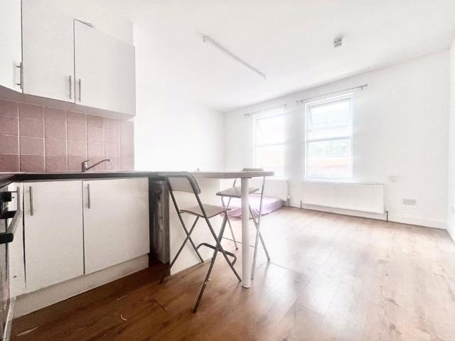 Apartment for rent in London Borough of Hounslow, Greater London