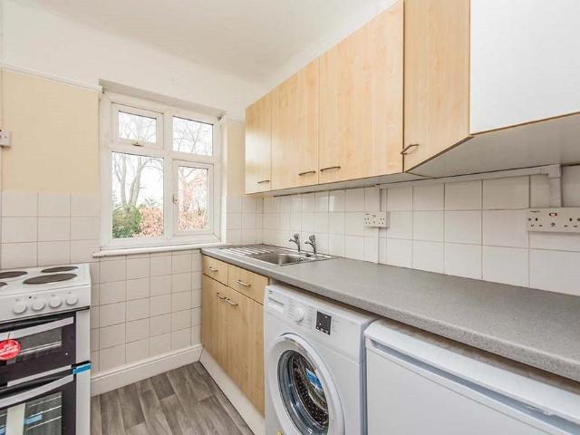 Apartment for rent in Whitton, Greater London