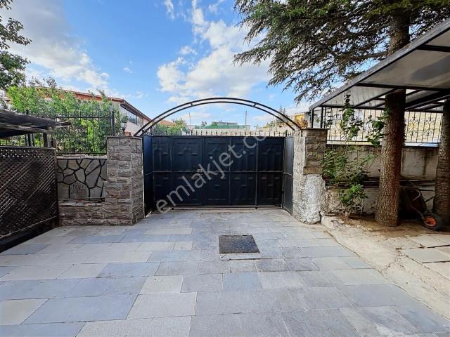 Niğde içerisinde satılık Villa