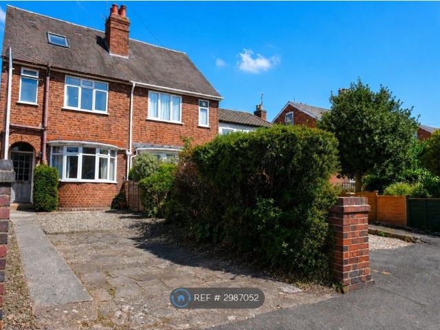 Room for rent in St John's, Worcestershire
