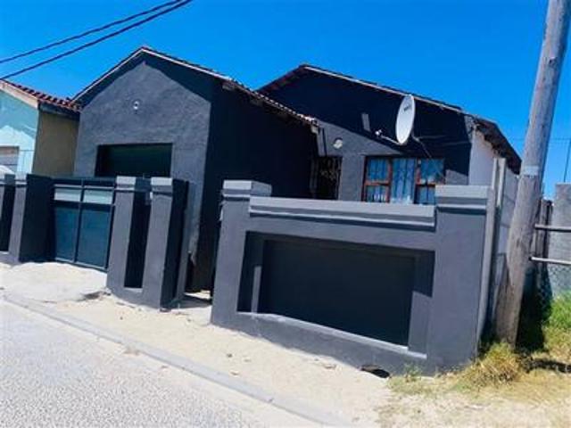 House for sale in Blue Downs, Western Cape