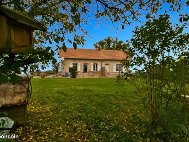 Maison vente à Montluçon, Vallon-en-sully
