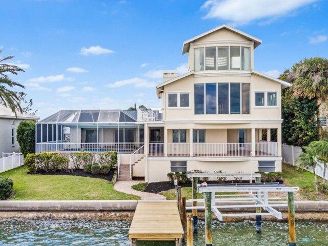 House for sale in Clearwater Beach