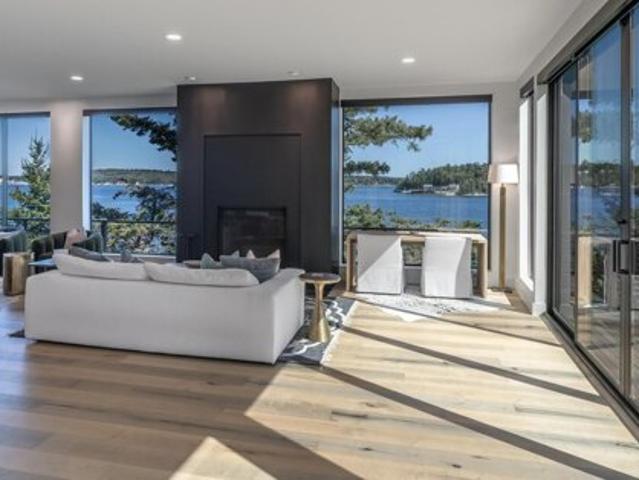 House for sale in Southport, Maine