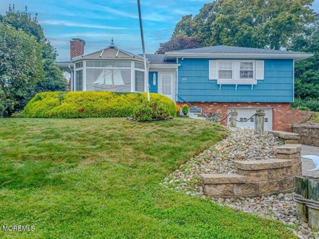House for sale in Atlantic Highlands, New Jersey