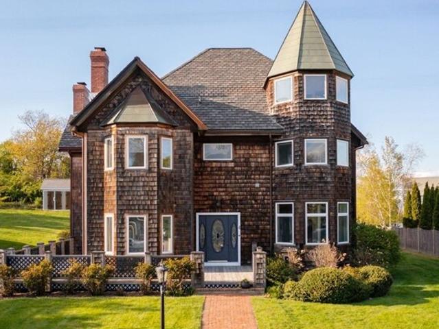 House for sale in Hull, Massachusetts