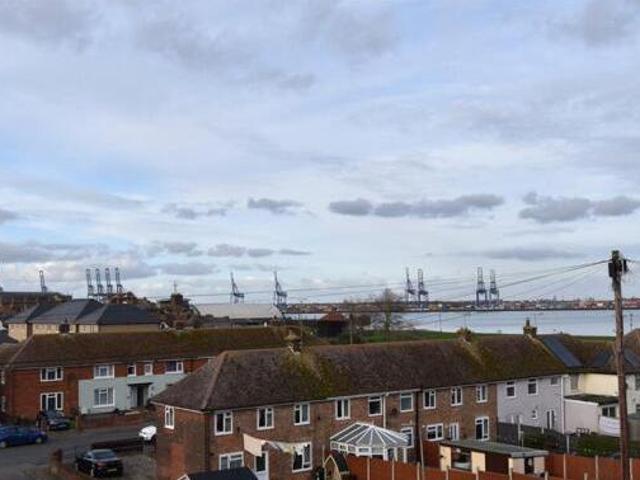 House for sale in Dale Hill, Essex
