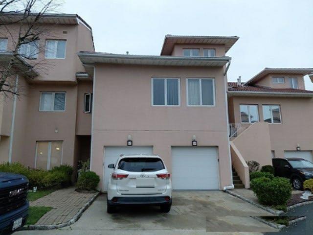 Condo for sale in Arverne, New York