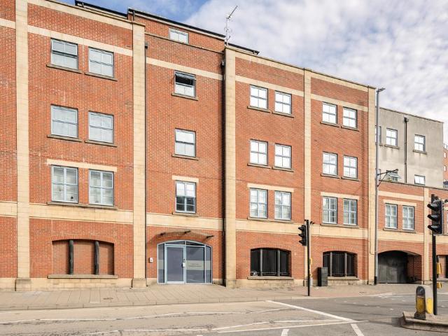 Apartment for rent in Spike Island, Feckenham