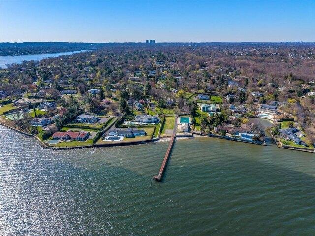 Land for sale in Great Neck Land for sale in Great Neck