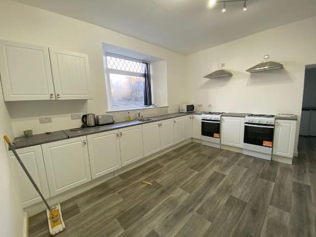 Room for rent in Nangreaves, Wales