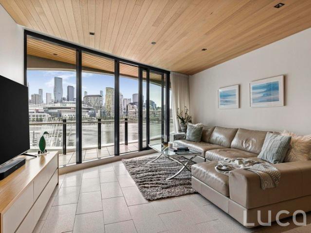 Apartment for sale in NewQuay, Melbourne