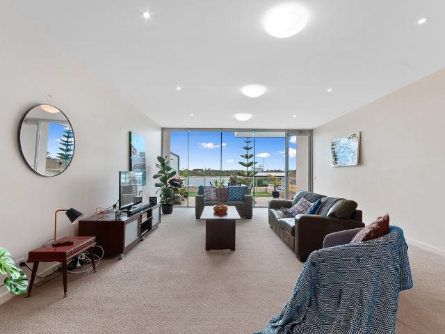 Apartment for sale in Lakes Entrance, Victoria