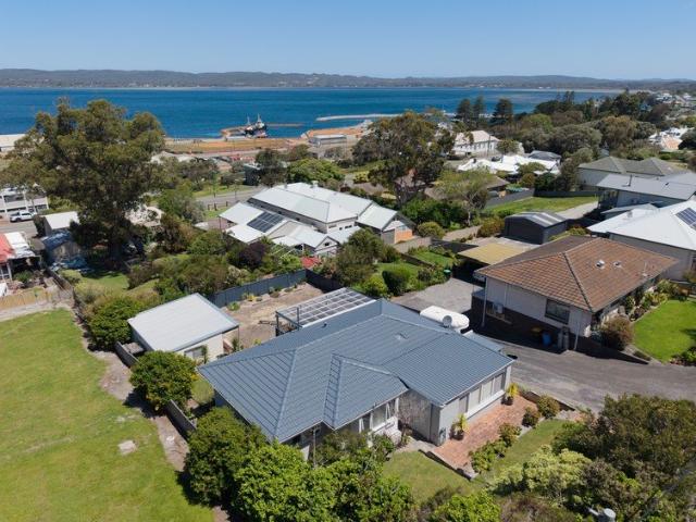 House for sale in Albany