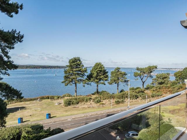 Apartment for rent in Lilliput, Poole