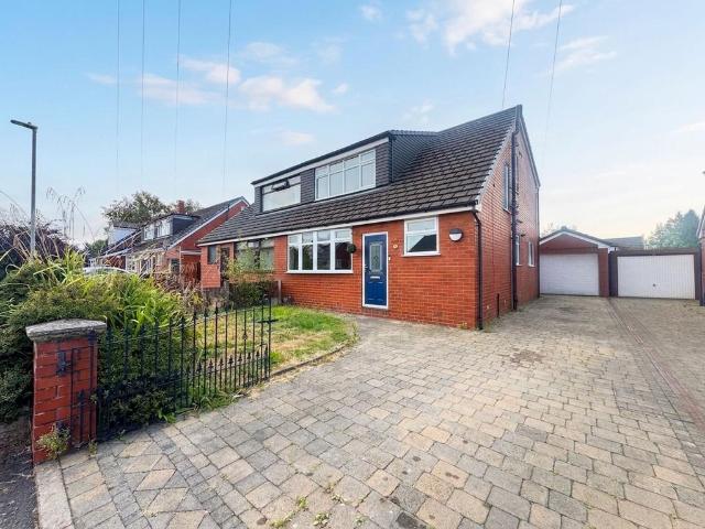House for rent in Ellenbrook, Salford