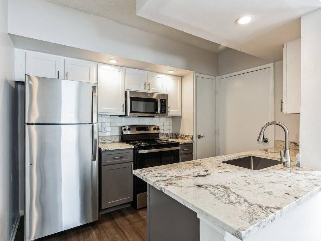 Apartment for rent in Crystal Beach, Florida