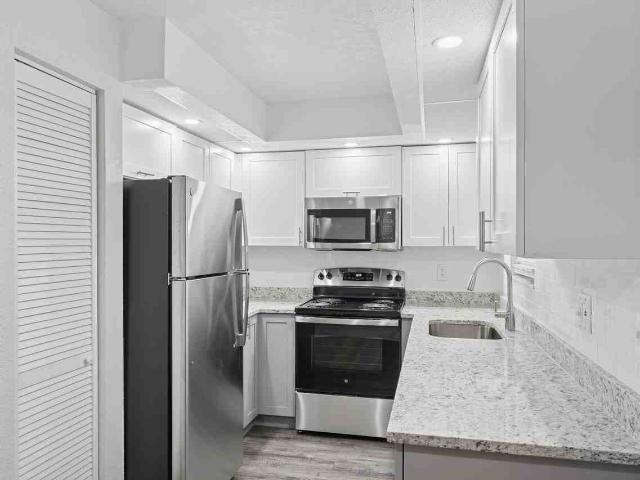 Apartment for rent in Crystal Beach, Florida