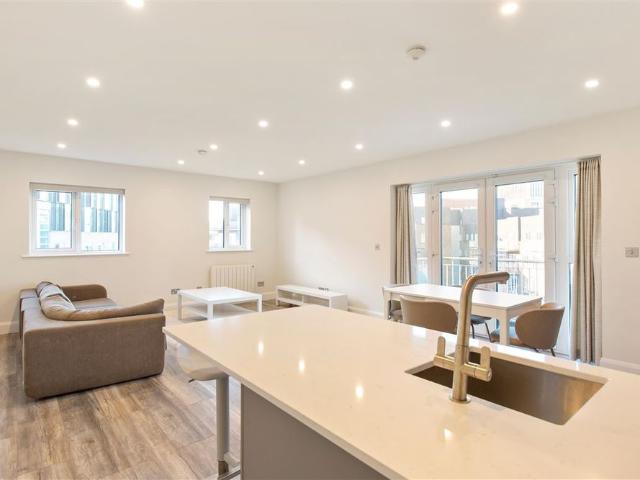 Apartment to rent in Bluebell, North Tipperary