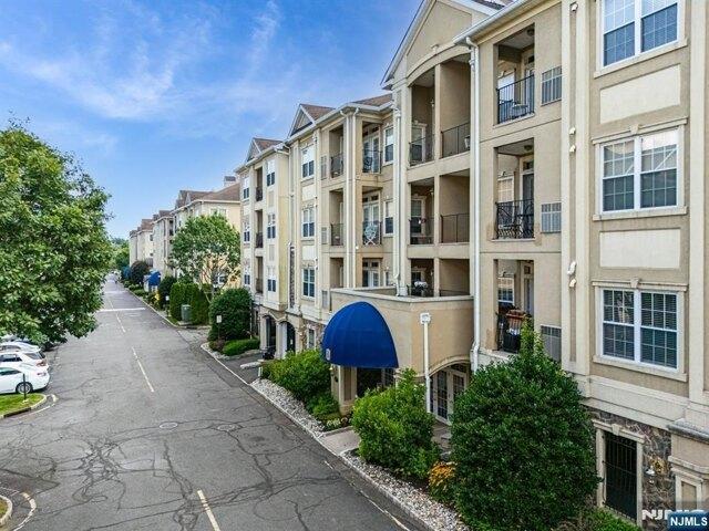 Condo for sale in Clifton