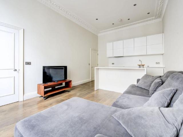 Apartment for rent in Earl's Court, Greater London