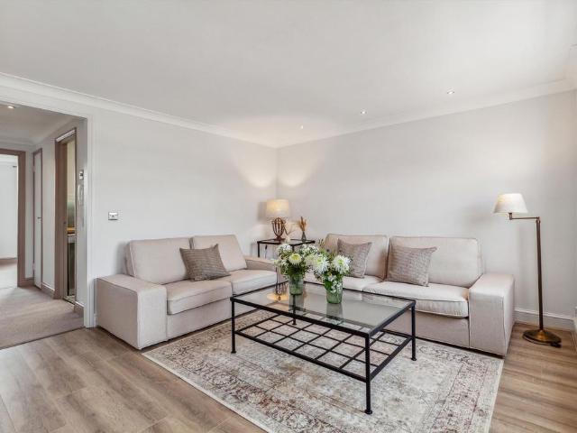 Apartment for rent in Earl's Court, Greater London