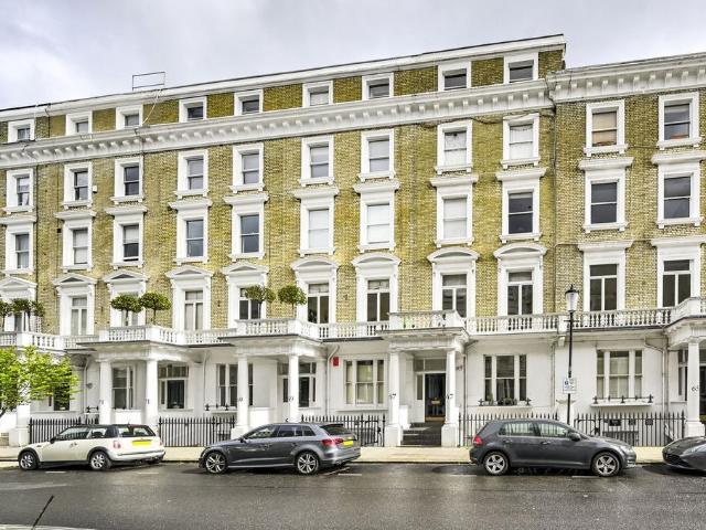 Apartment for rent in Earl's Court, Greater London