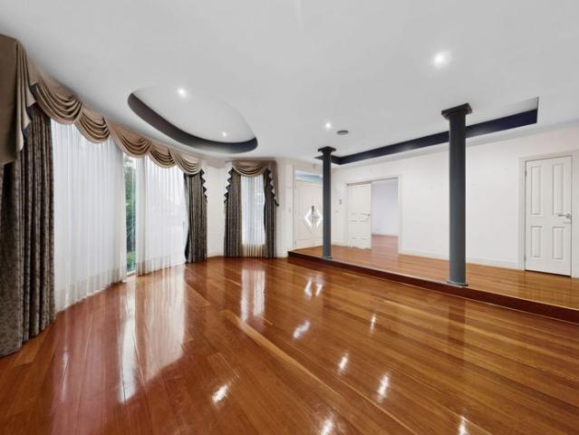 House for rent in The Avenue, Melbourne