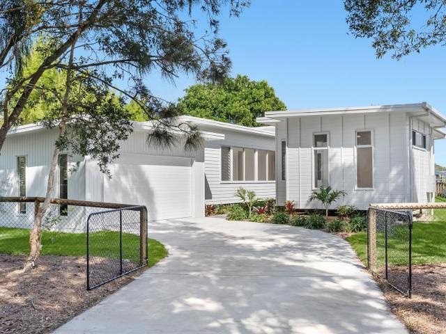 House for sale in South Stradbroke, Queensland