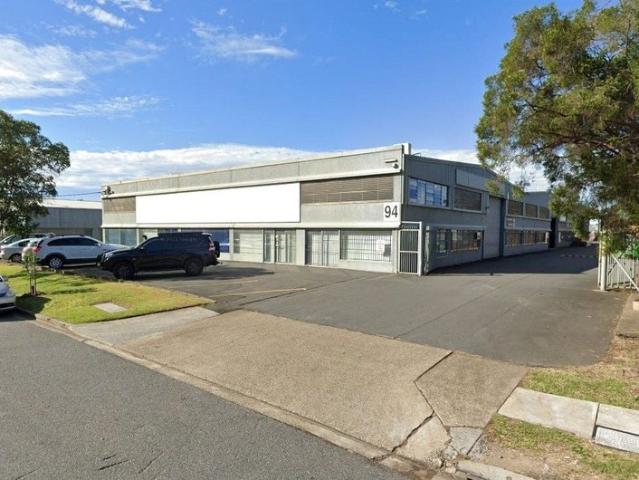 Warehouse for rent in Toombul, Queensland