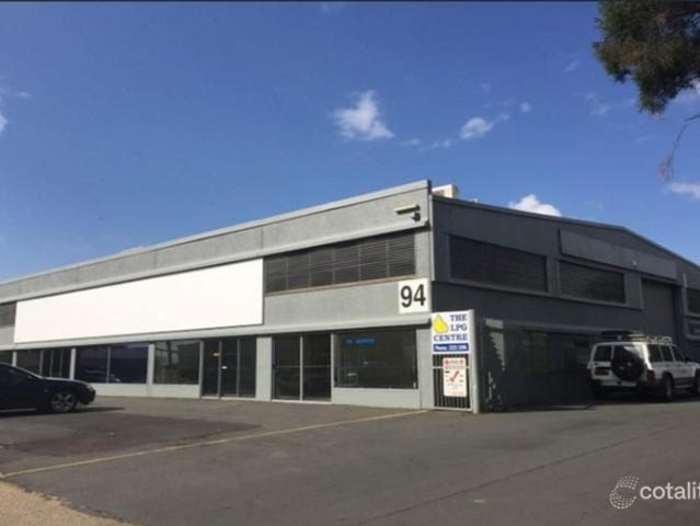 Warehouse for rent in Toombul, Queensland