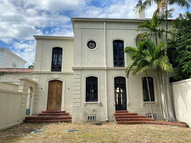 House for sale in Coral Gables