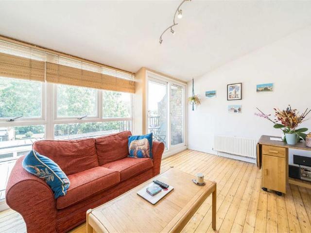 House for rent in Tulse Hill, Greater London