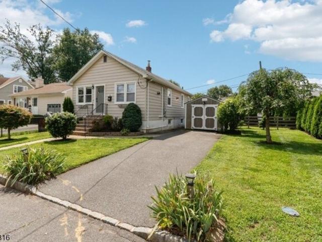 House for sale in Clark