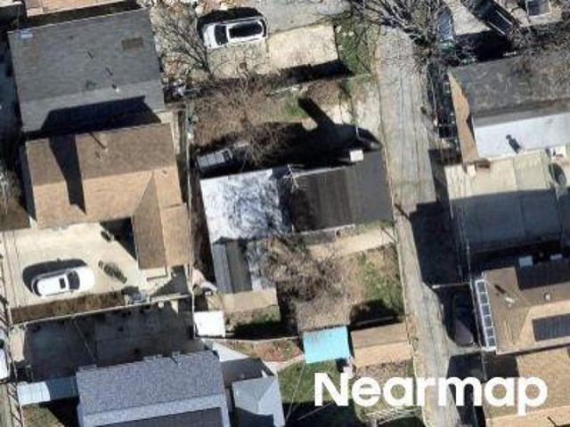 House for sale in The Bronx, Arverne