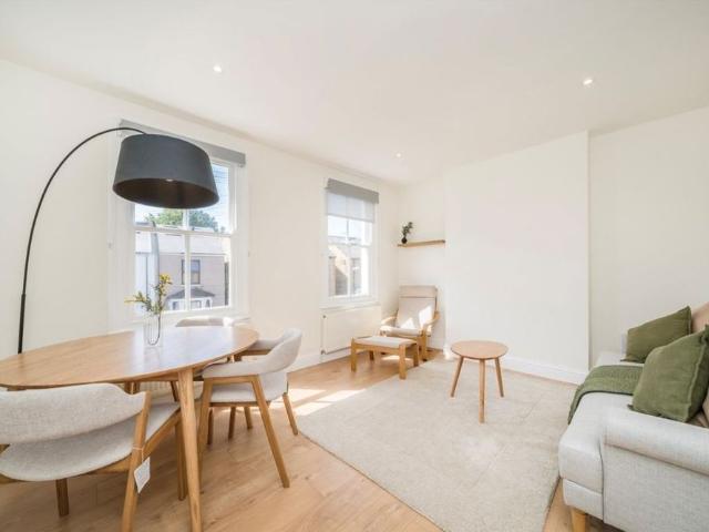 Apartment for rent in Norbiton, Greater London