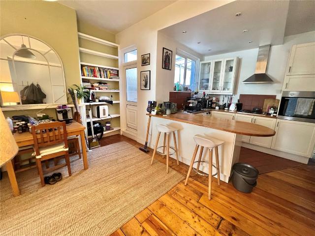 Apartment for rent in Bowes Park, Greater London