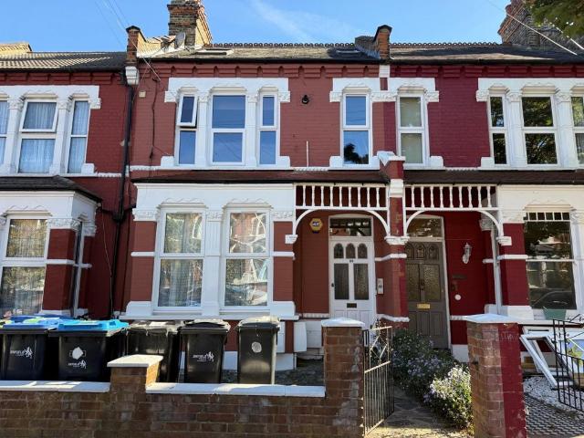 Apartment for rent in Bowes Park, Greater London
