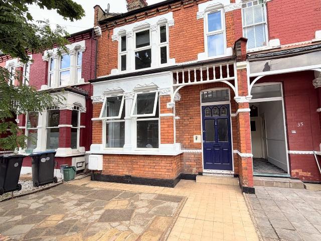 House for rent in Palmers Green, Greater London