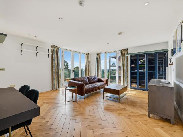 Apartment for rent in West Hampstead Square, Greater London