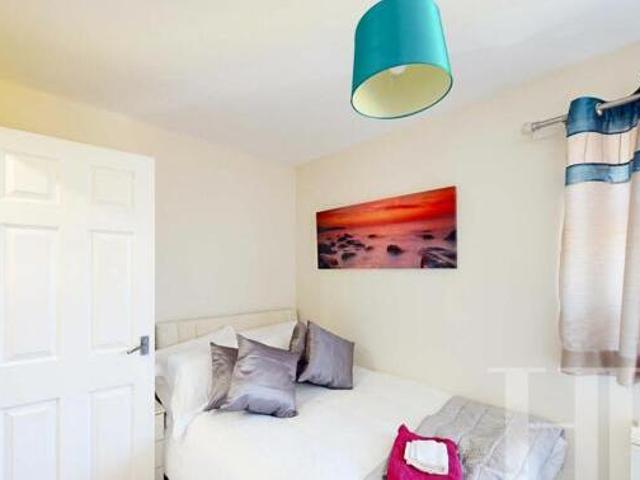 House for rent in Surrey