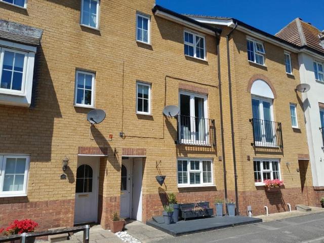 House for rent in East Cliff, Acol