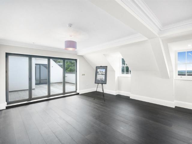 Apartment for rent in Uxbridge, Ickenham